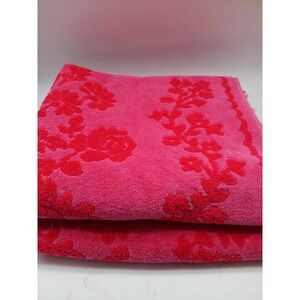 Set Of 2 Red Floral Vtg Thick Plush Sculpted Towels  24 x 42 Inches Unbranded
